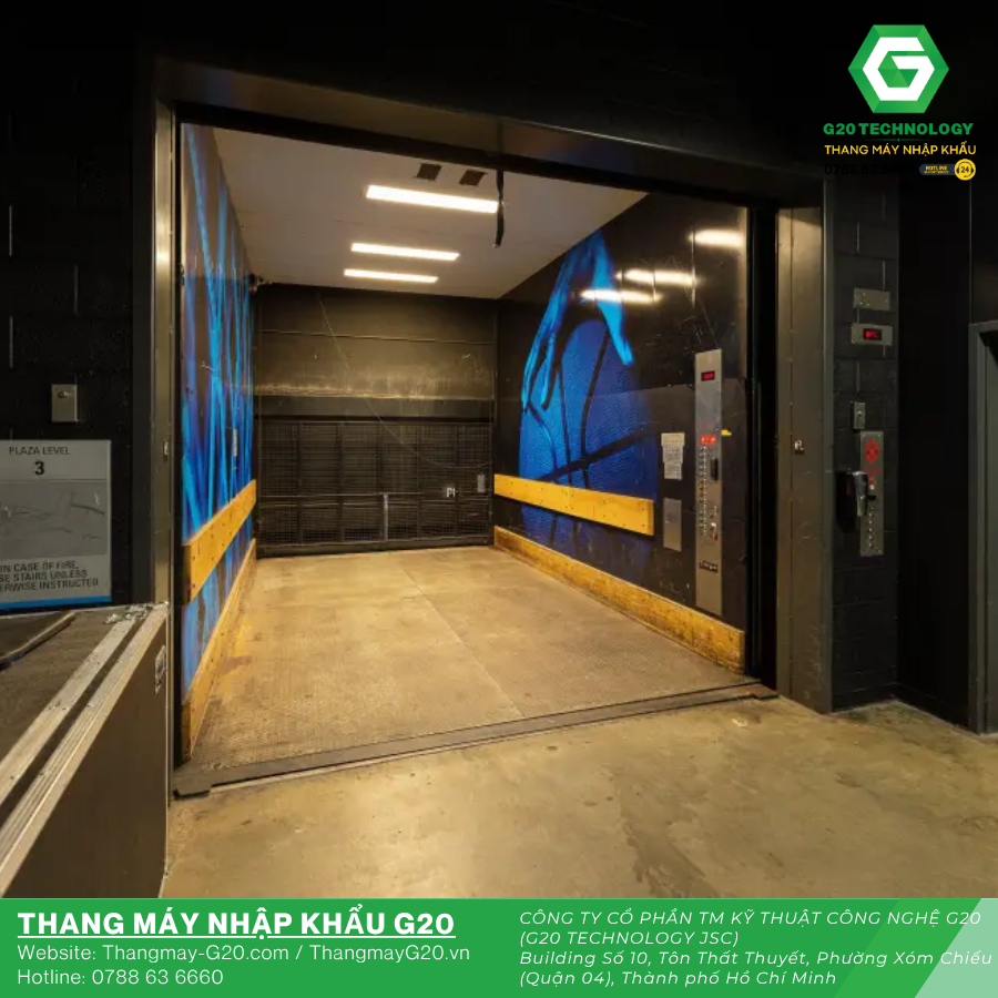 Thang chuyển hàng trong kho bãi