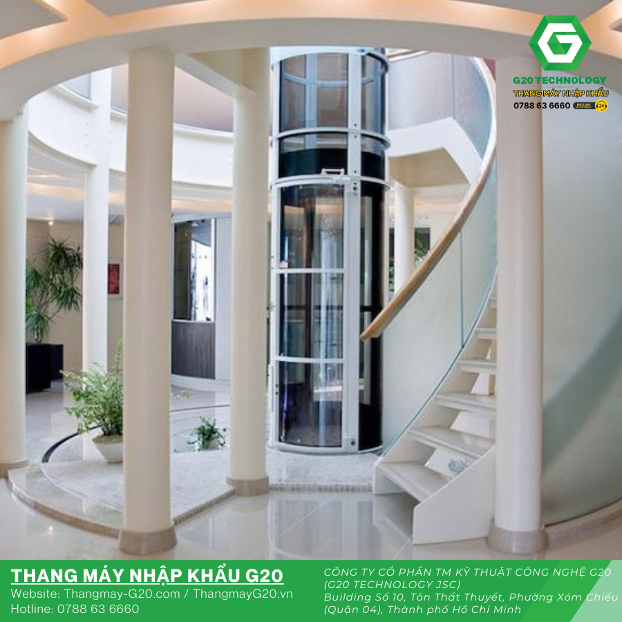 Thang kính tròn đặt ngay trung tâm